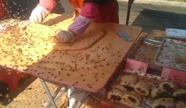 街頭小吃「蜂麻糬」裡面包含活生生蜜蜂