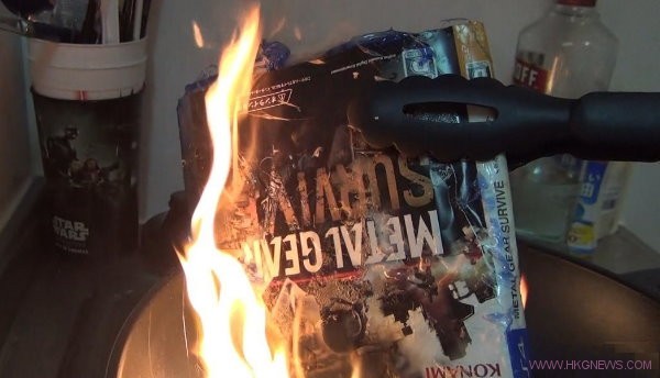 玩家燒毀《Metal Gear Survive》PS4實體版只為發洩不滿