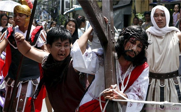 菲律賓基督徒定期被鞭打，實在太恐怖了